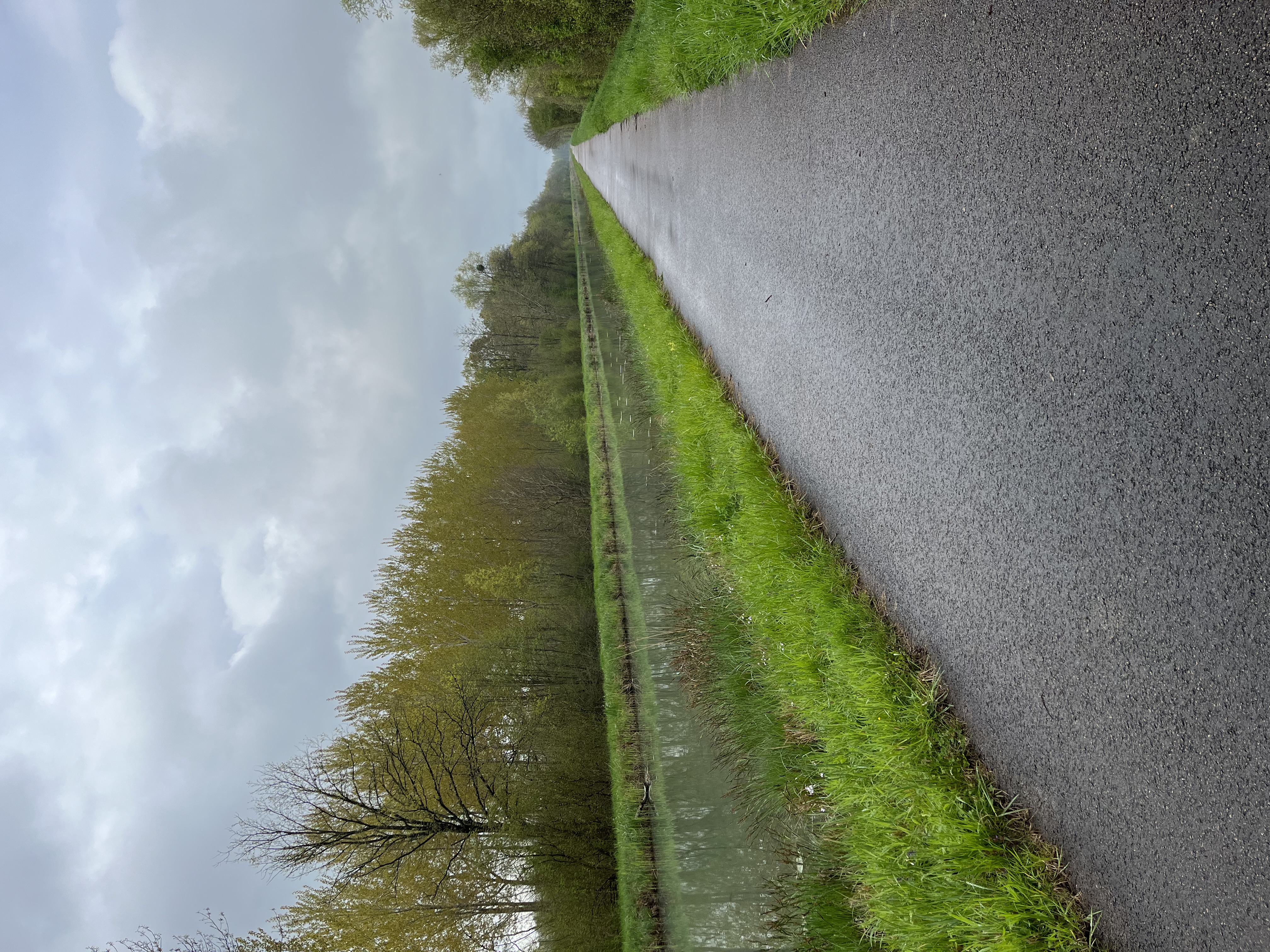 Laatste etappe voor Troyes 30 km waarvan 24 jaagpad langs kanaal.